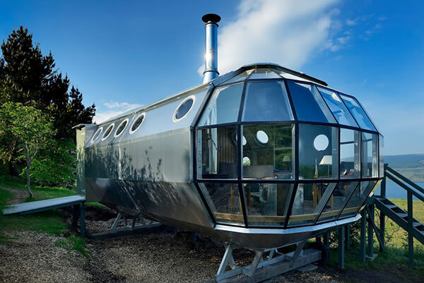 Airship 002: the tiny, submarine-like home located on Scottish Highlands