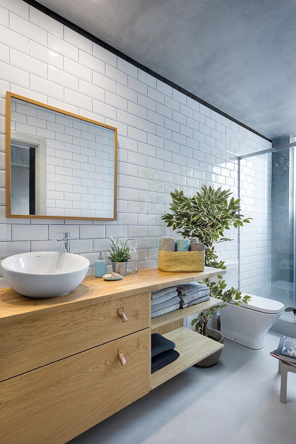 Greenery Filled Apartment in Barcelona