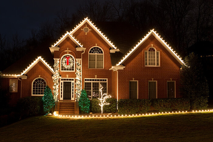 Beautiful Outdoor Christmas Lighting in Neighbourhood