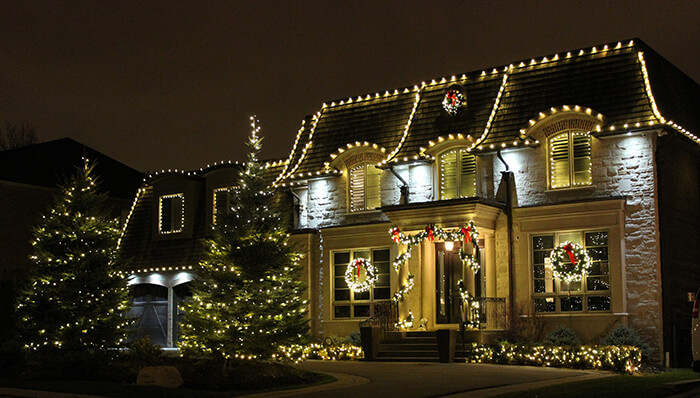 Beautiful Outdoor Christmas Lighting in Neighbourhood