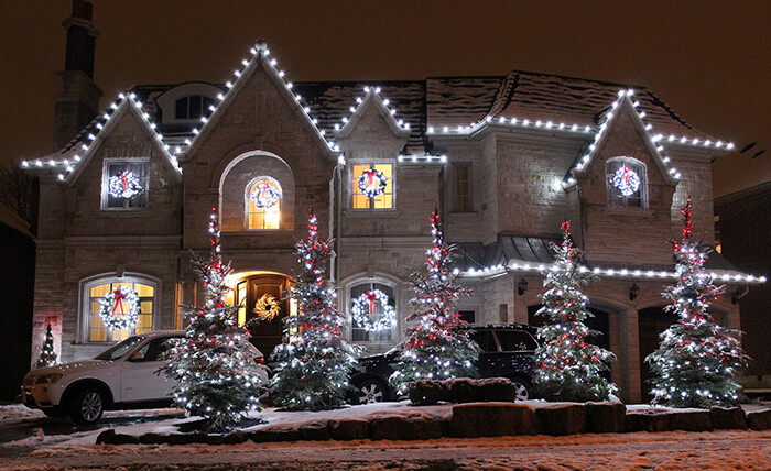 Beautiful Outdoor Christmas Lighting in Neighbourhood