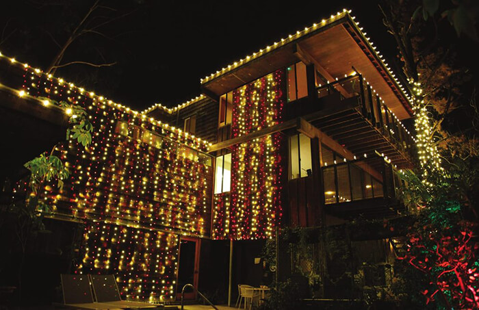 Beautiful Outdoor Christmas Lighting in Neighbourhood