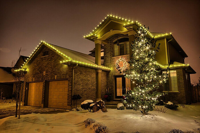 Beautiful Outdoor Christmas Lighting in Neighbourhood