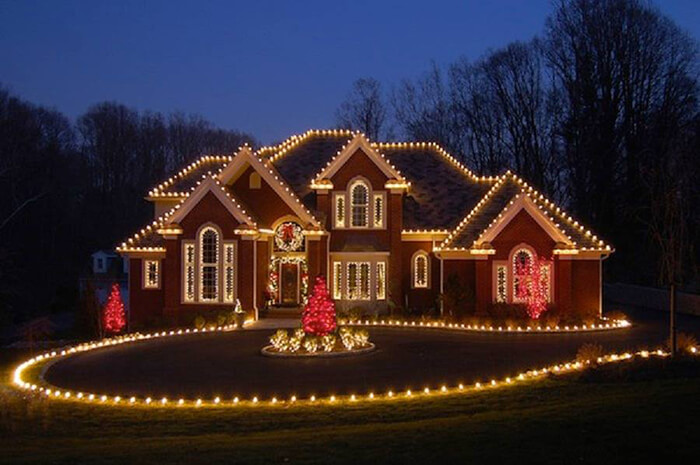 Beautiful Outdoor Christmas Lighting in Neighbourhood